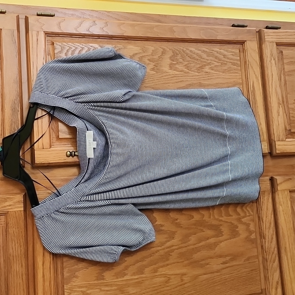 LOFT size XL black/white blouse